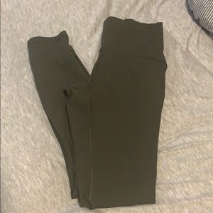 Lululemon olive green 25’ leggings